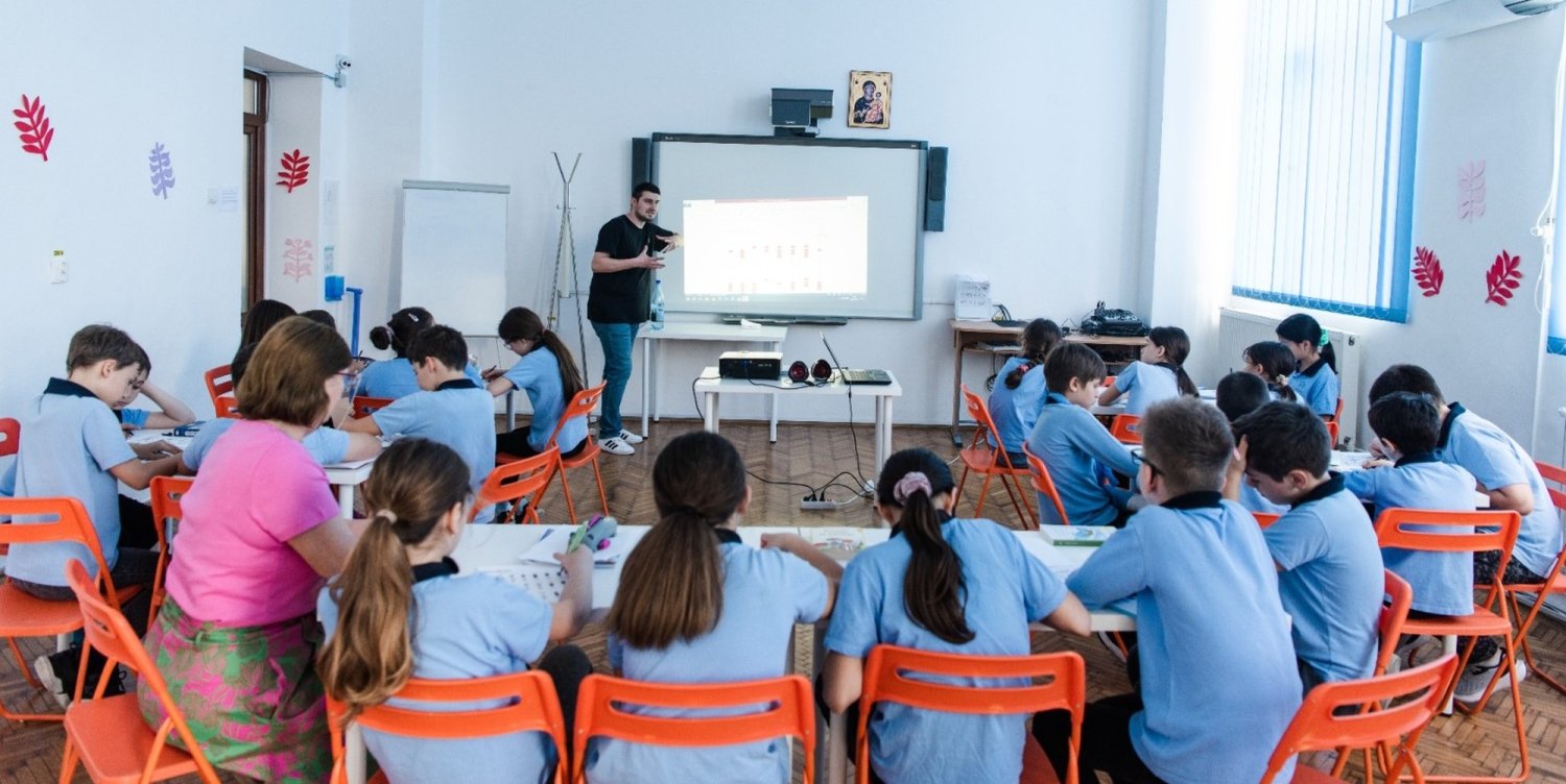 „Doar iubind copiii îi putem călăuzi” 259487