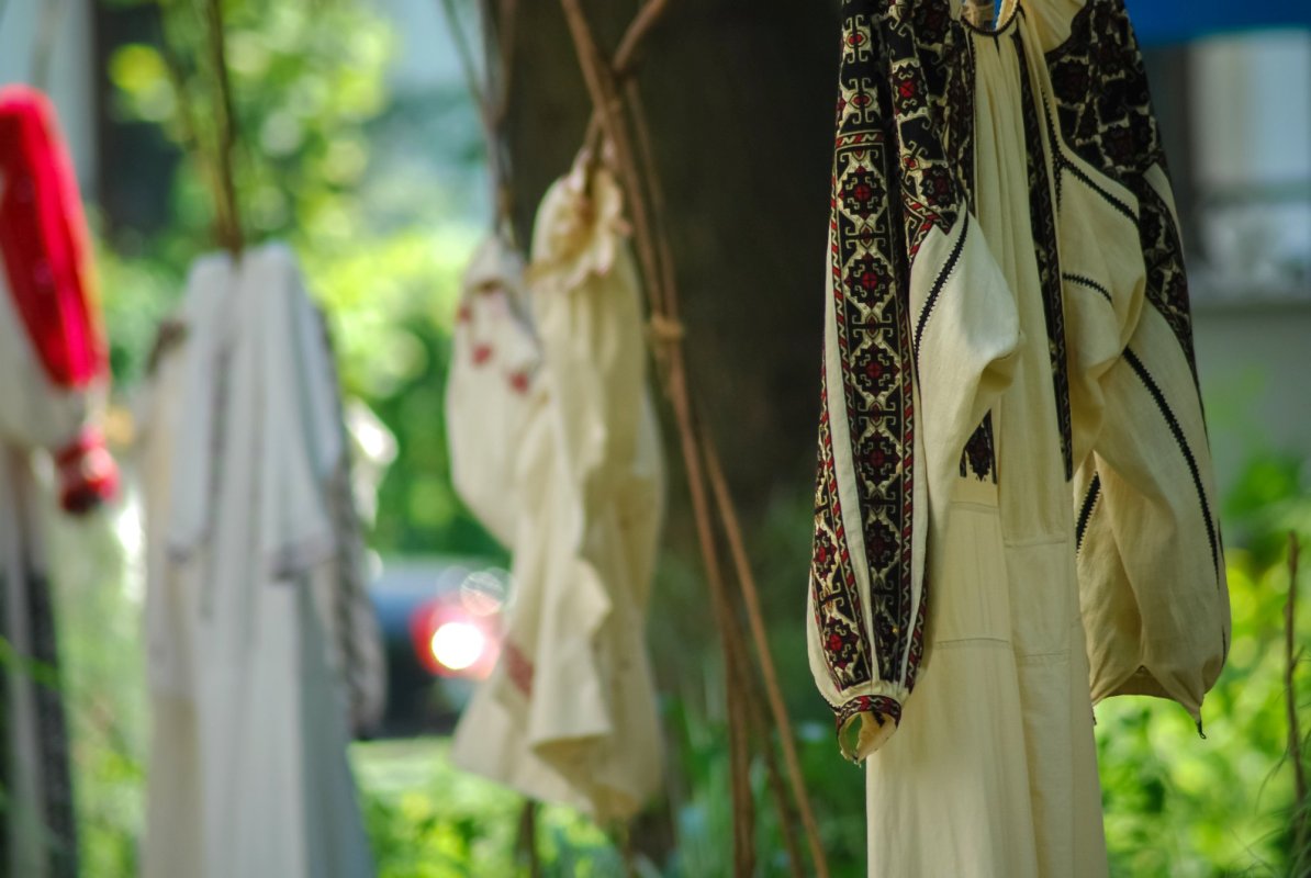 Manifestări de celebrare a cămășii populare românești 259531