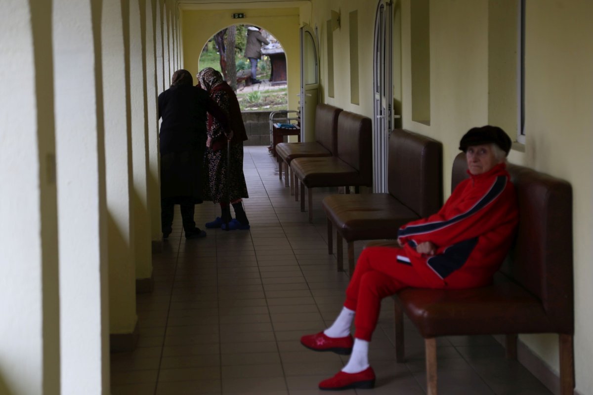 Dumbrava, sursă de iubire şi energie pentru sute de copii şi vârstnici 259313