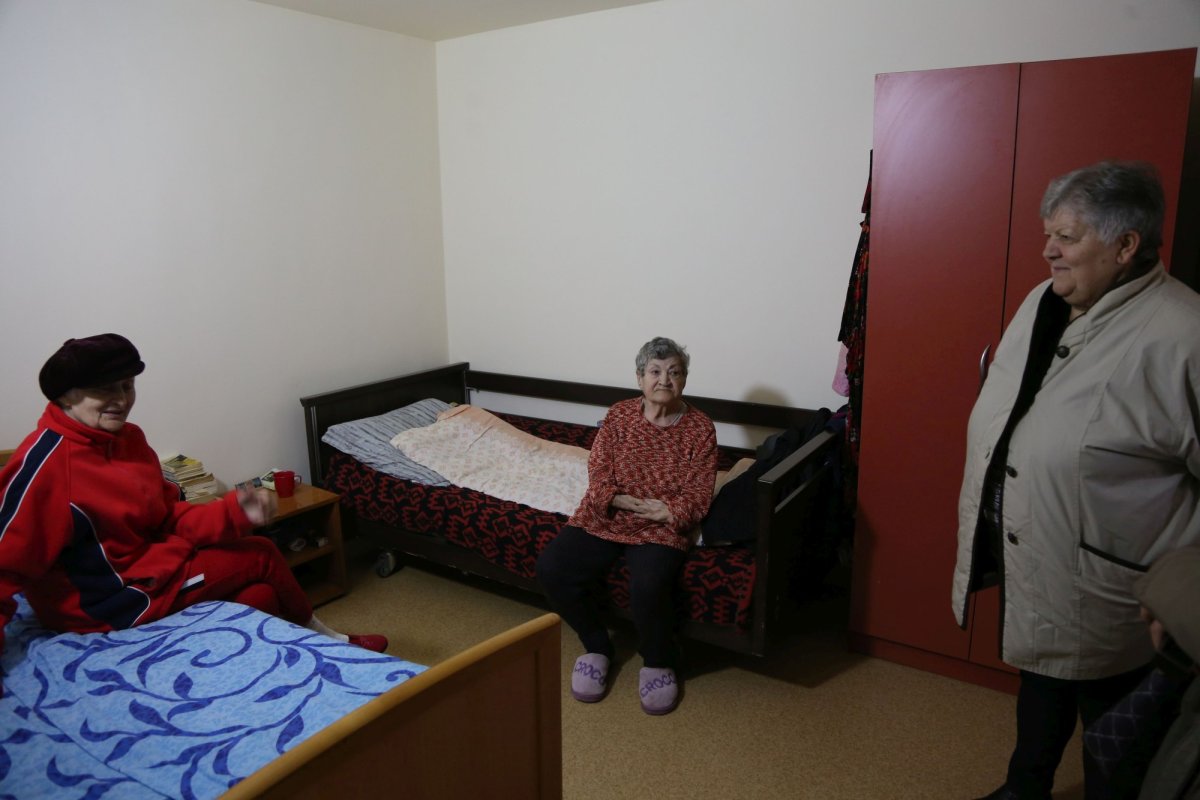 Dumbrava, sursă de iubire şi energie pentru sute de copii şi vârstnici 259315