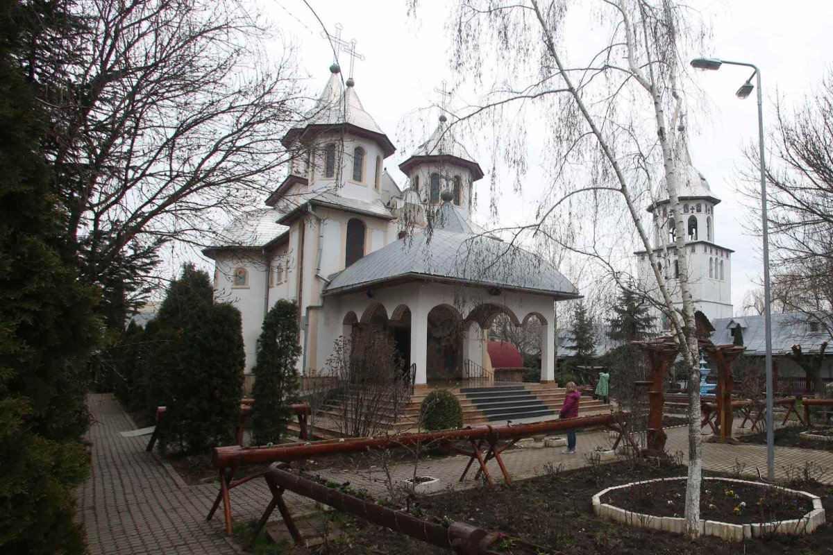 Dumbrava, sursă de iubire şi energie pentru sute de copii şi vârstnici 259319