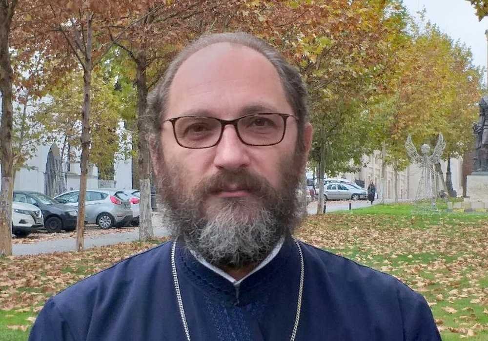 „Împăcați fiind, ne vom mântui prin viața Lui” 259335