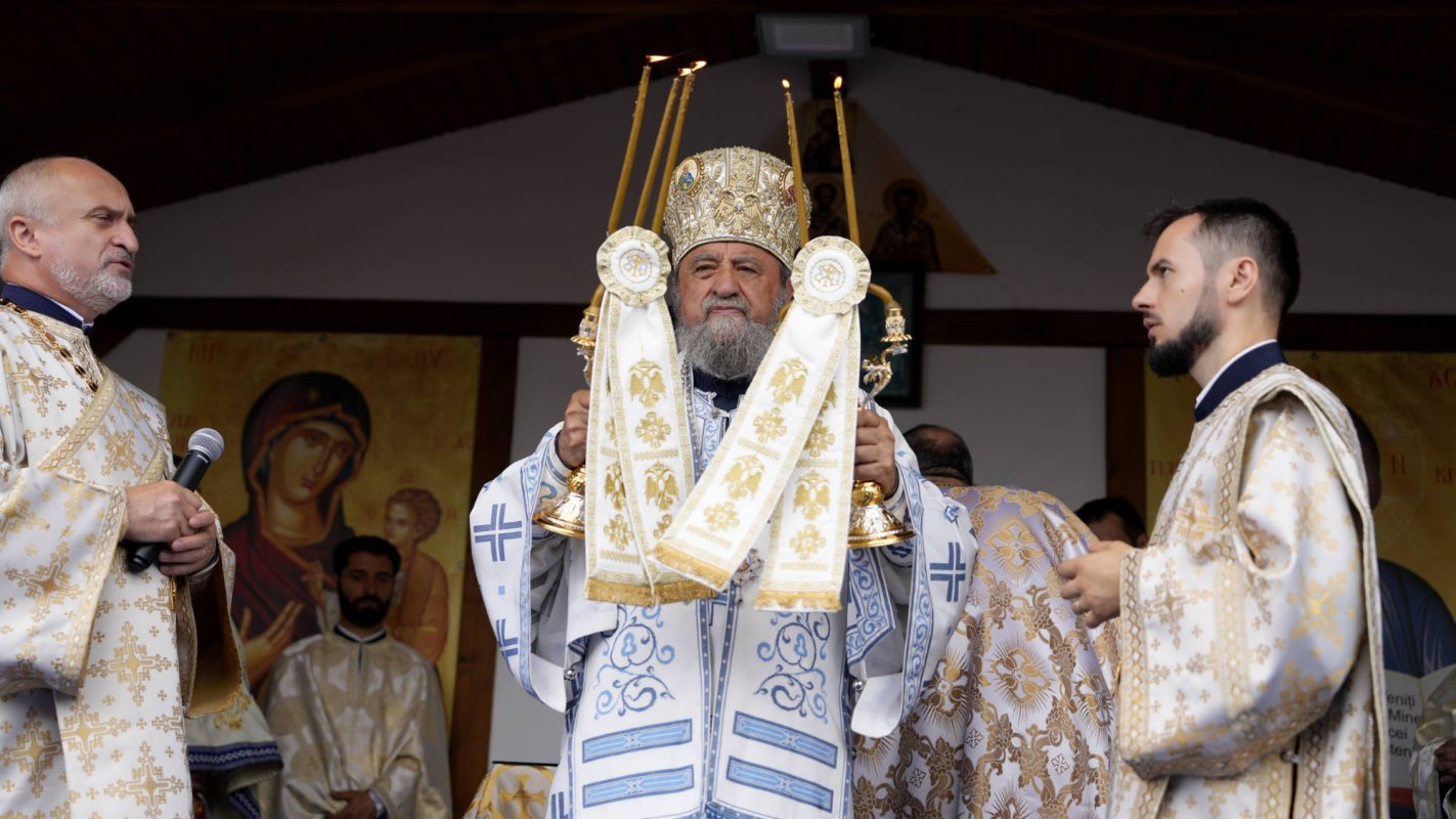 Piatră de temelie pentru o nouă biserică în Tărlungeni, Brașov 259893