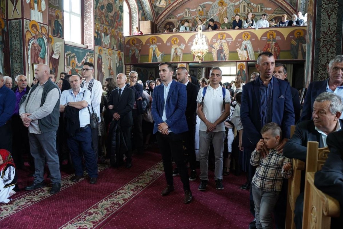 Resfințirea bisericii din Parohia Vadu Moților, judeţul Alba 259870