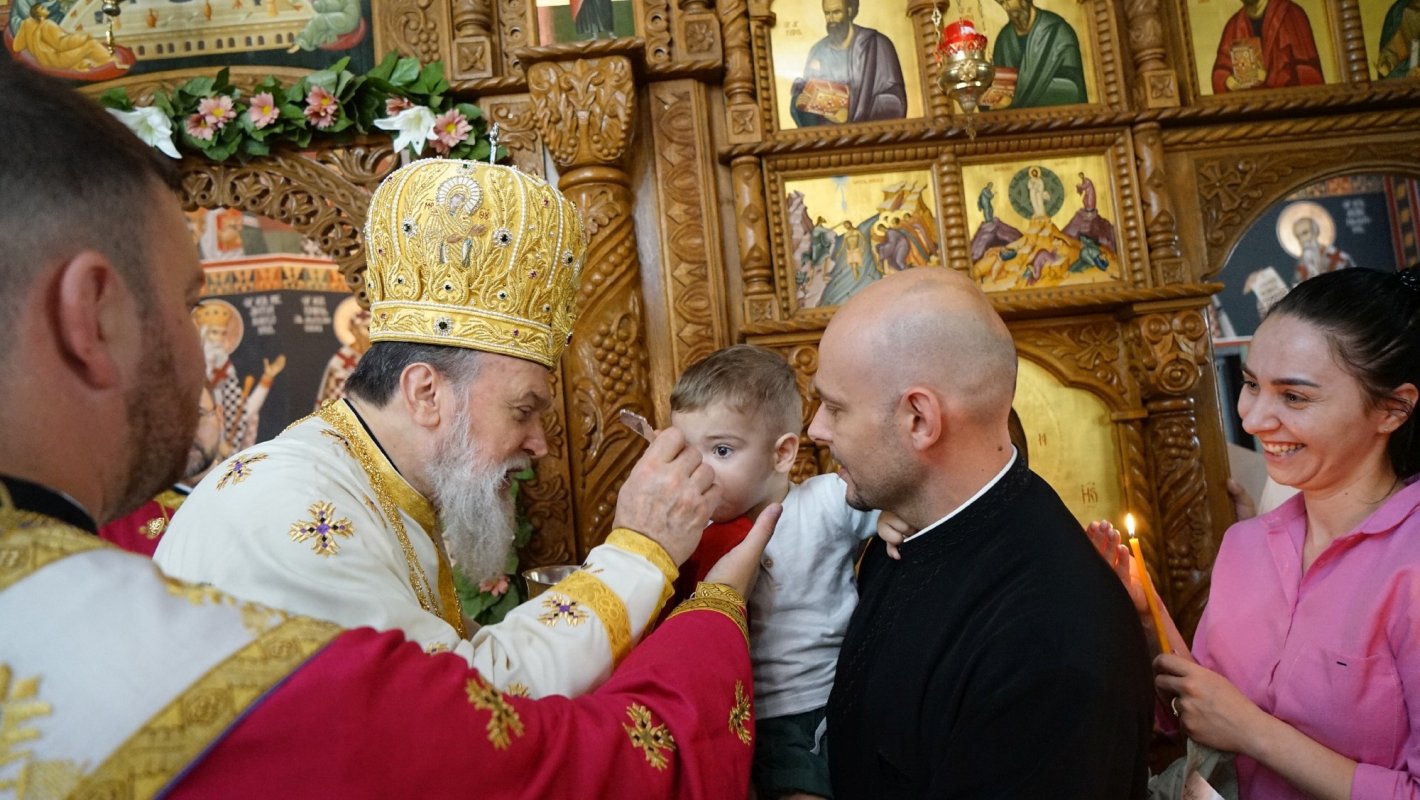 Hramul unei parohii misionare din orașul Călărași  259981