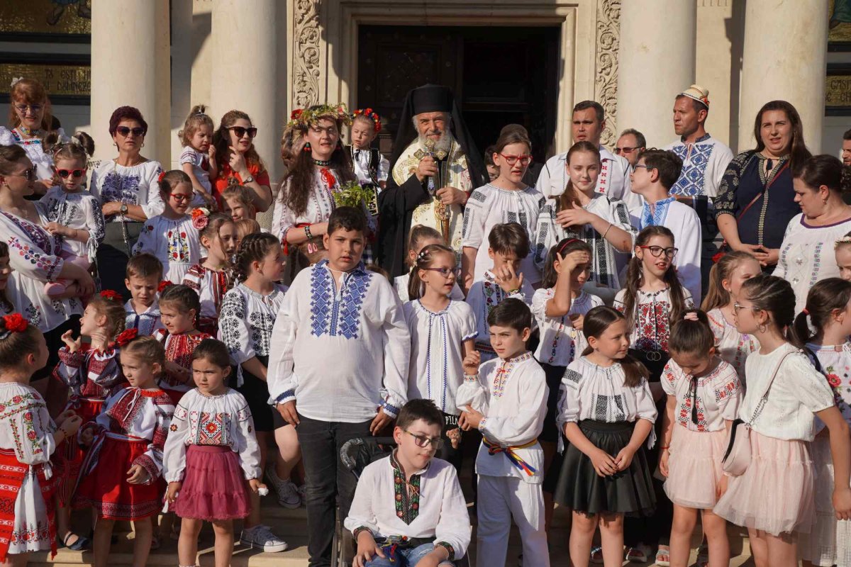 Lumină „din văzduhul” sfinţeniei 259933