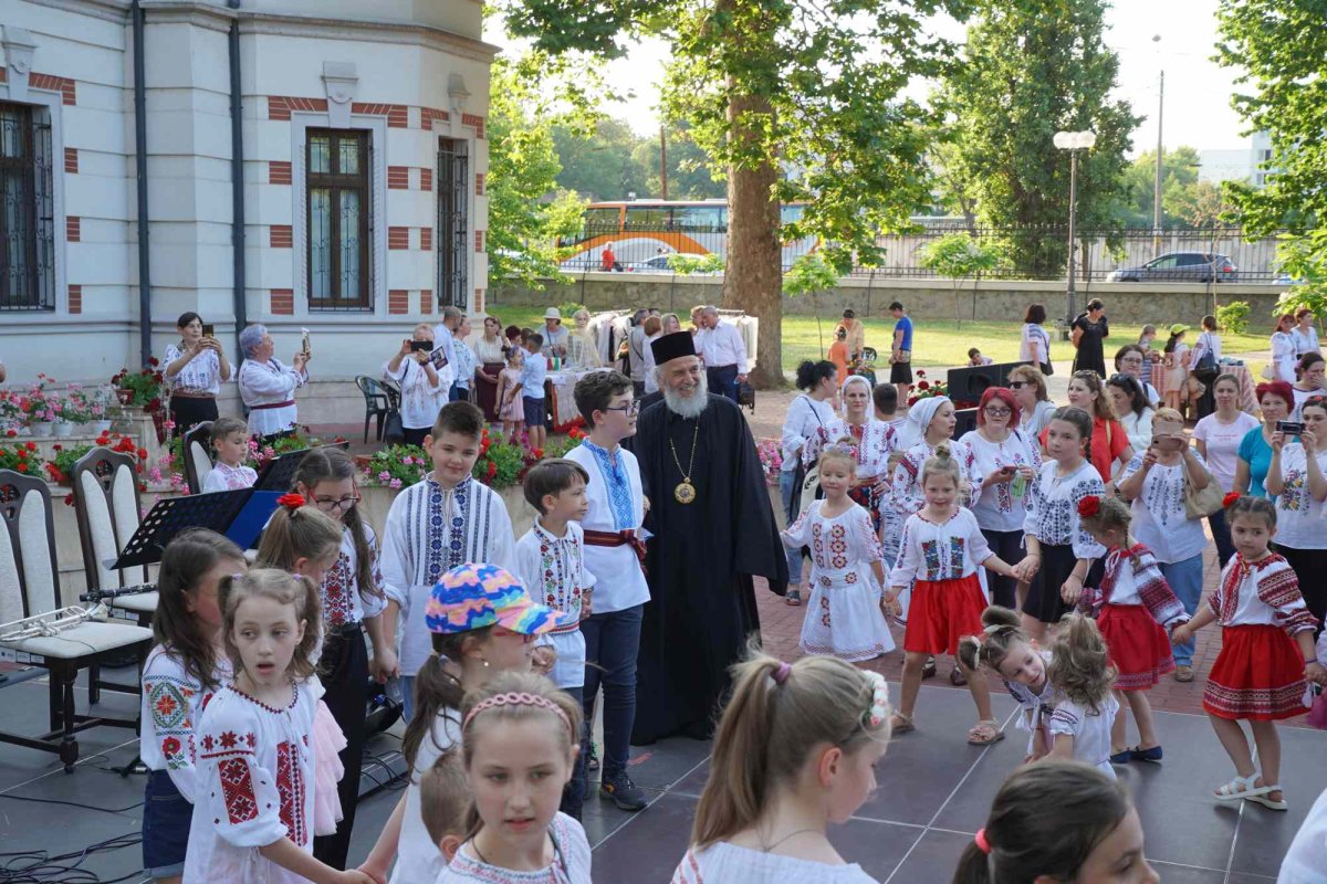 Lumină „din văzduhul” sfinţeniei 259935