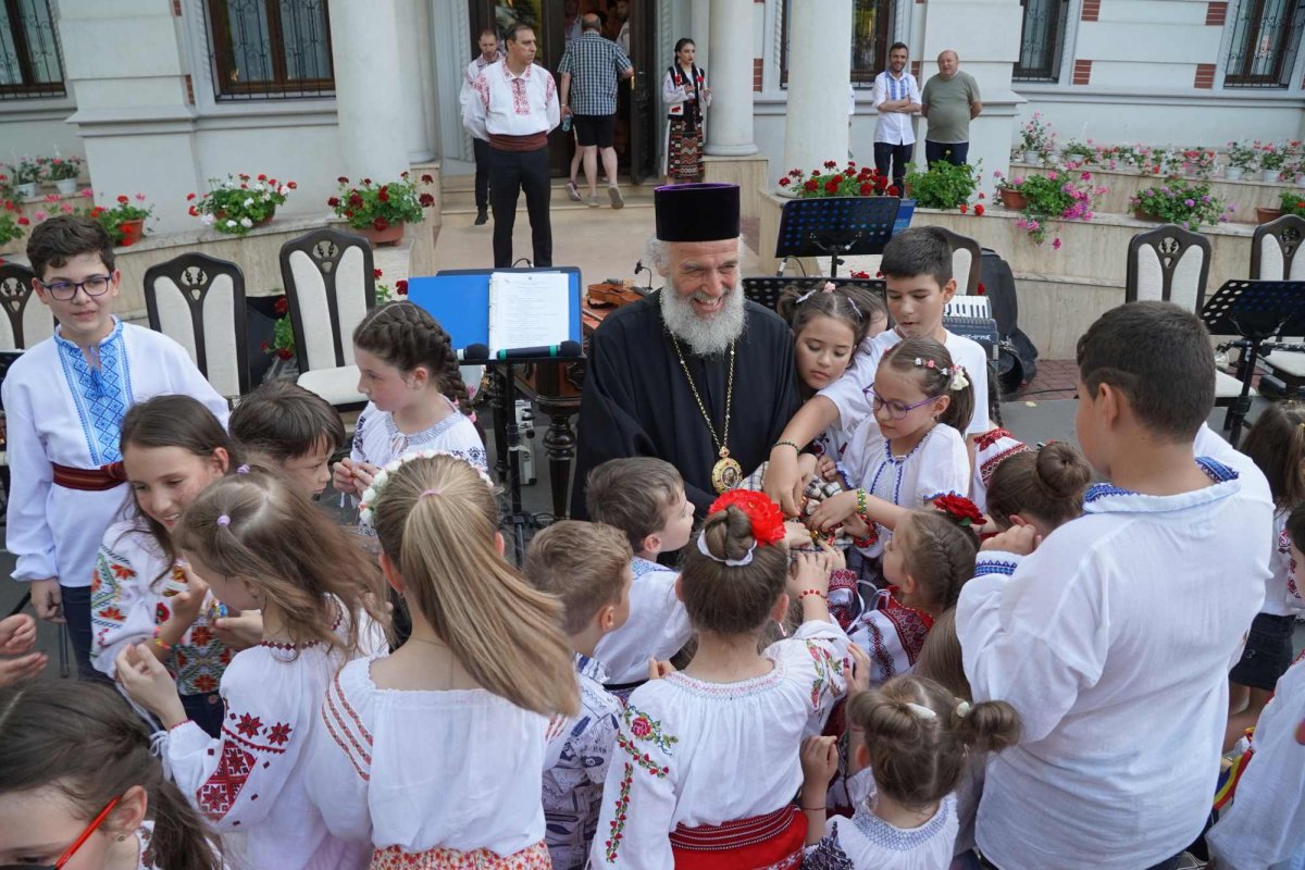 Lumină „din văzduhul” sfinţeniei 259936