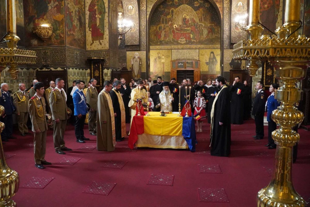 Lumină „din văzduhul” sfinţeniei 259941