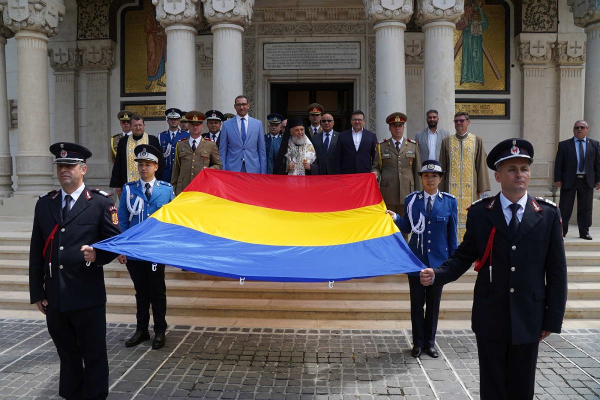 Lumină „din văzduhul” sfinţeniei 259942