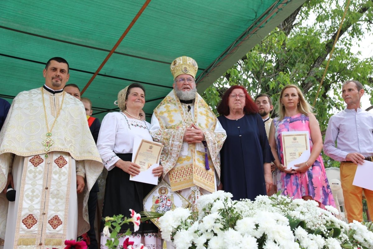 Sărbătoare în Episcopia Maramureşului şi Sătmarului 259964