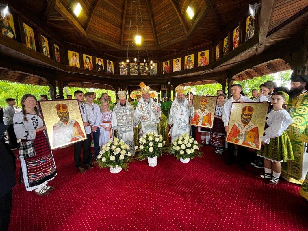 Sărbătoare în Episcopia Maramureşului şi Sătmarului 259966