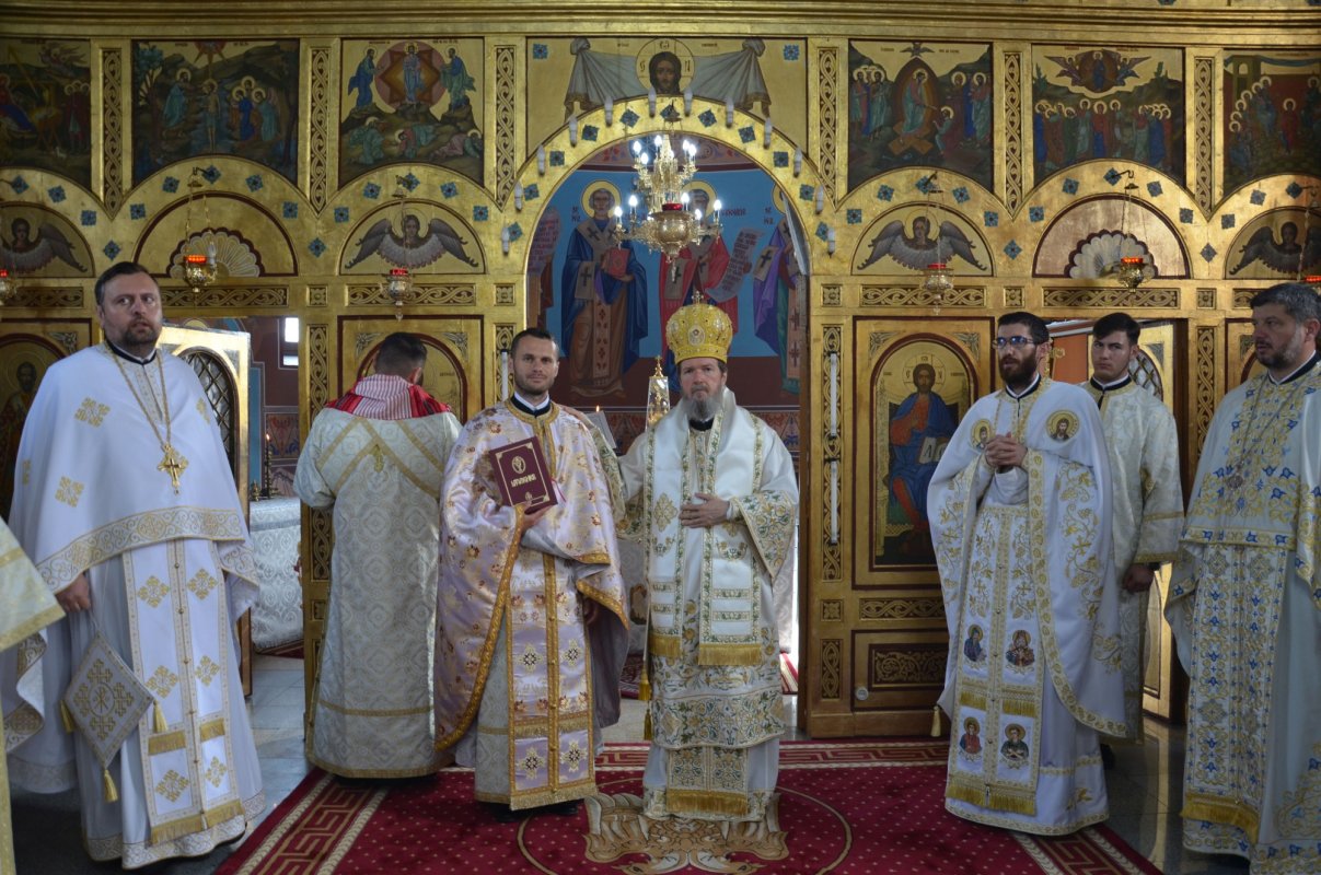 Slujiri arhiereşti în Episcopia Oradiei 259968