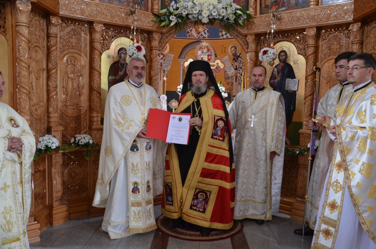 Slujiri arhiereşti în Episcopia Oradiei 259972