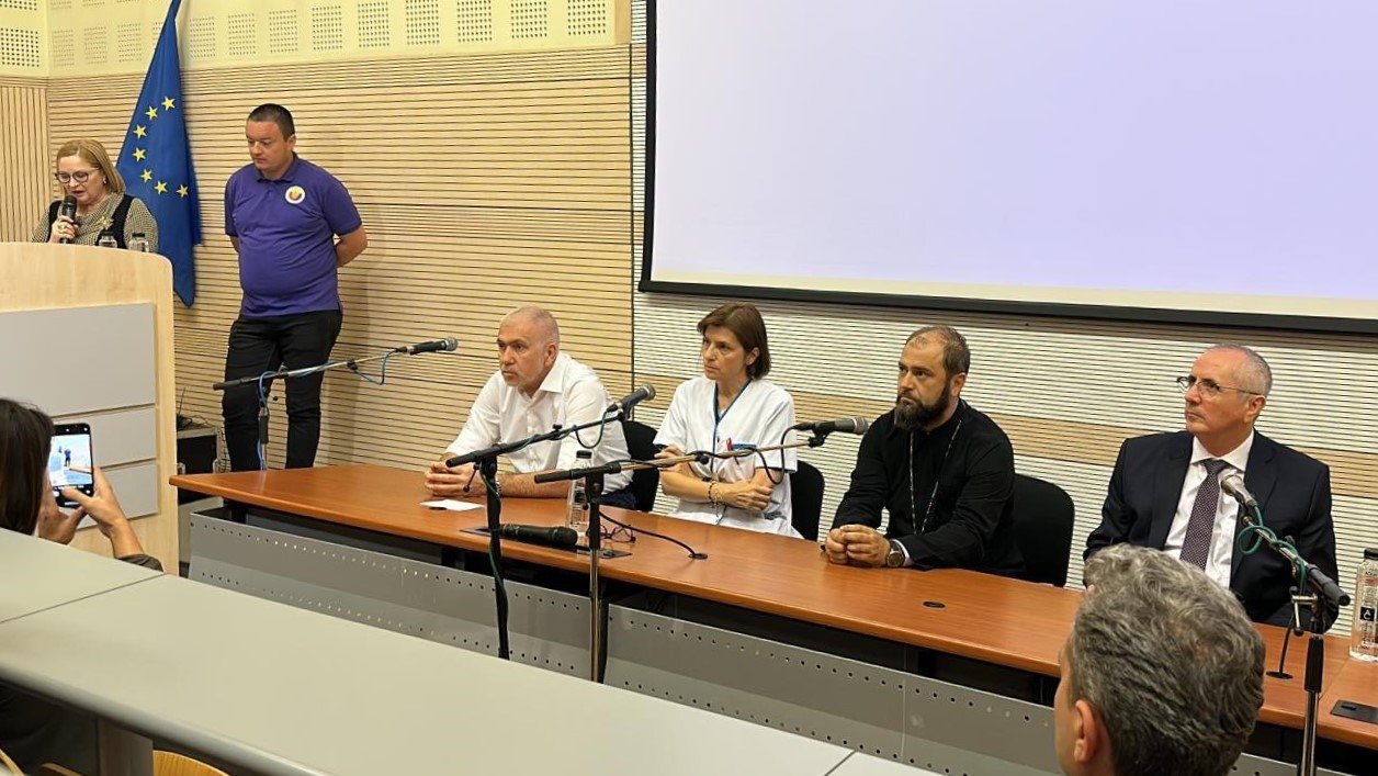 Aparatură medicală performantă donată Institutului Clinic Fundeni 260102