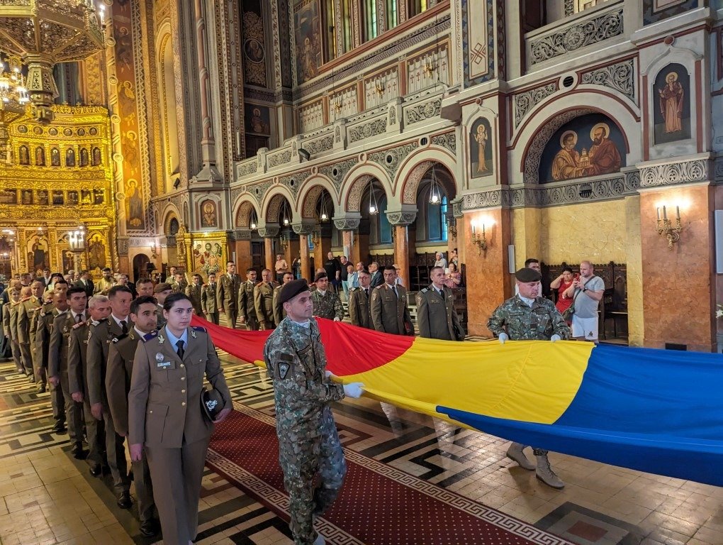 Drapelul național a fost binecuvântat de Mitropolitul Banatului 260132