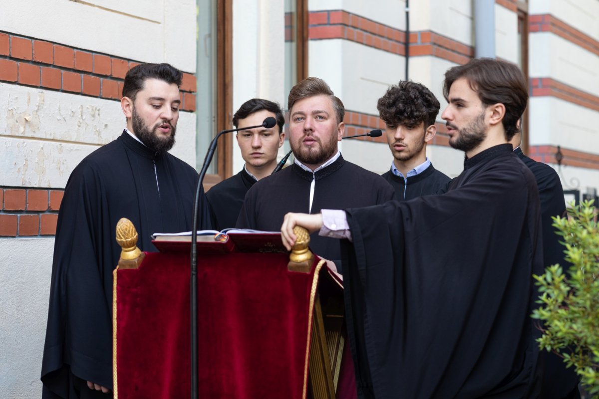 Corifeii Apostolilor, sărbătoriți la Mănăstirea Radu Vodă din București 260250