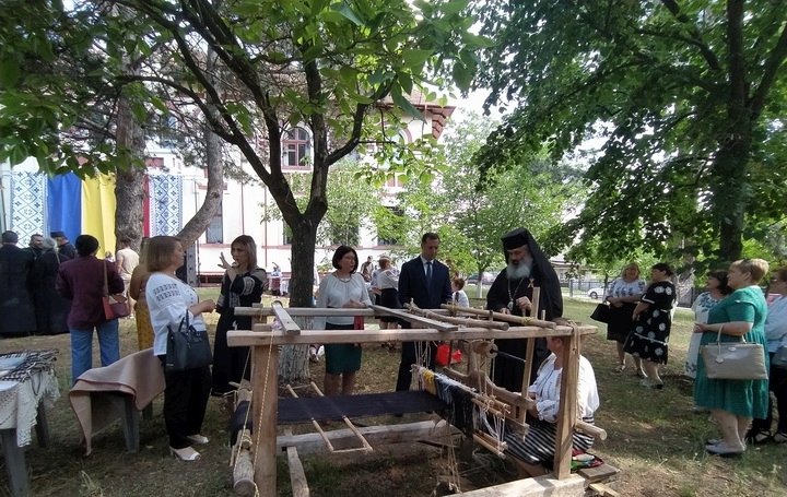 Festivalul „Ia românească în fiecare casă” la a III-a ediţie 260169