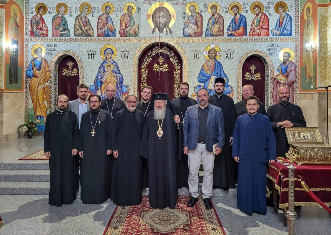 Parohia „Sfinţii Apostoli Petru și Pavel” din Mănăștur a premiat 100 de elevi cu media 10 260167