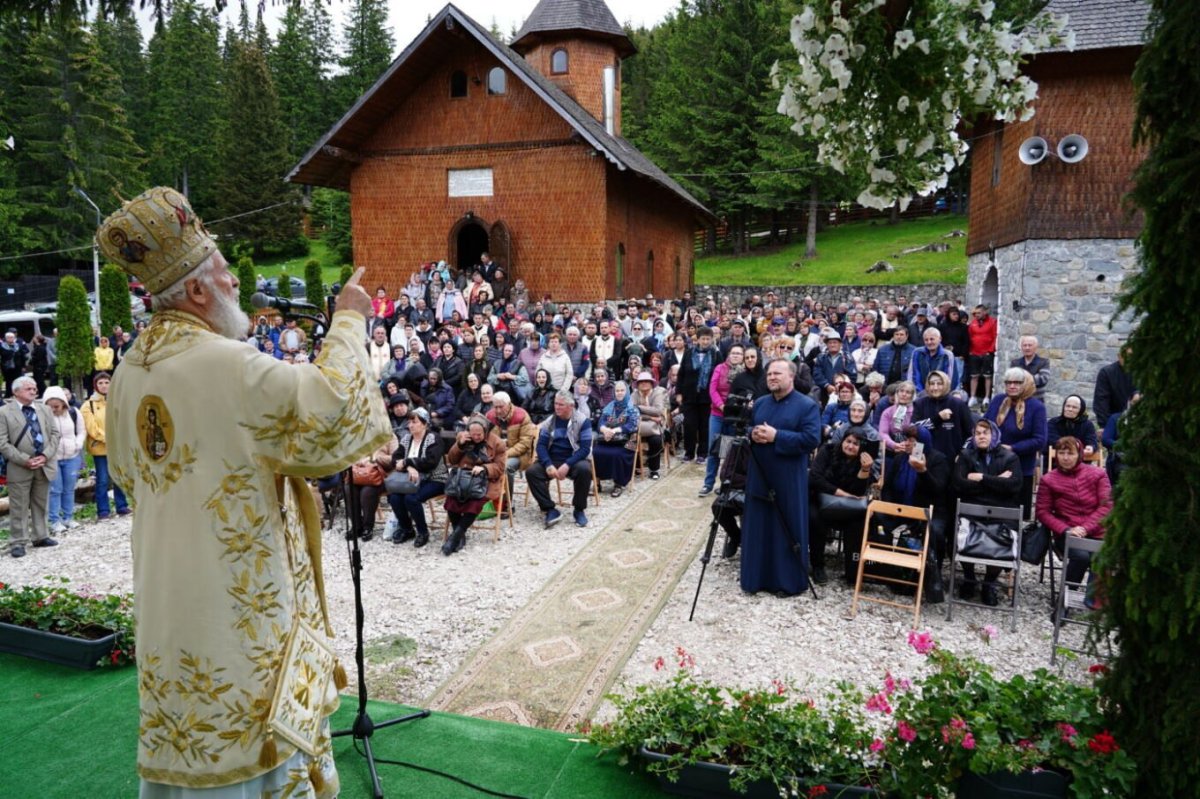 Praznicul Sfinților Petru și Pavel în eparhii din Muntenia și Dobrogea 260345