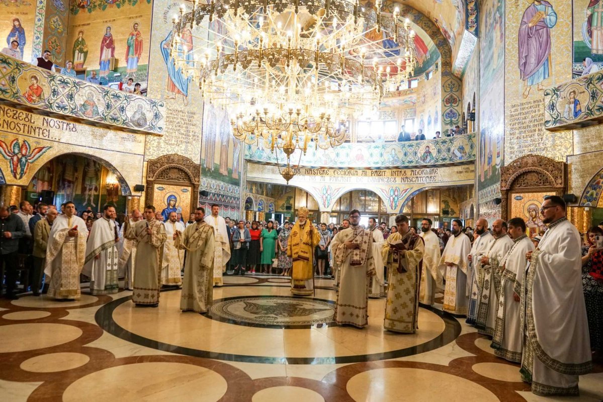 Praznicul Sfinților Petru și Pavel în eparhii din Muntenia și Dobrogea 260349