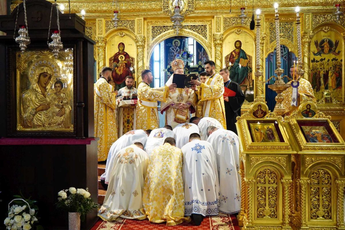 Praznicul Sfinților Petru și Pavel în eparhii din Muntenia și Dobrogea 260356