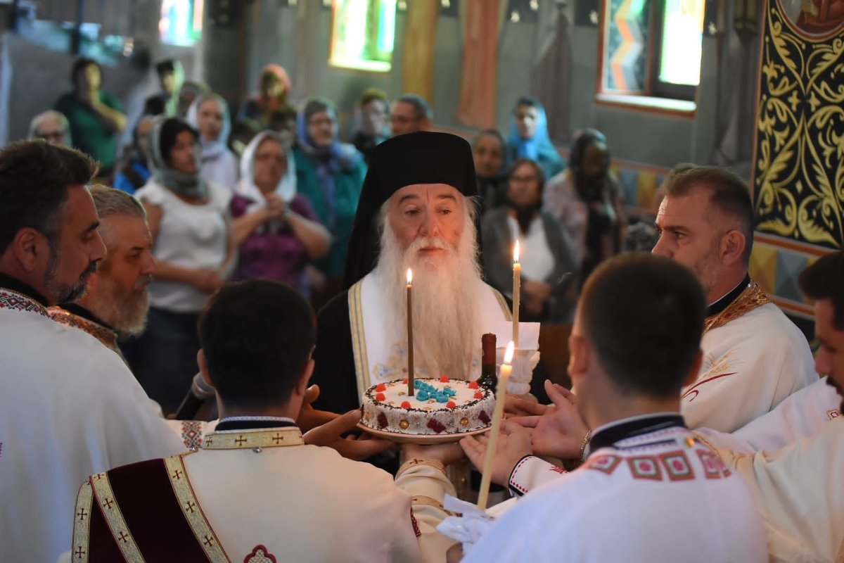 Cinstirea Sfinților Apostoli la o biserică mehedințeană 260489