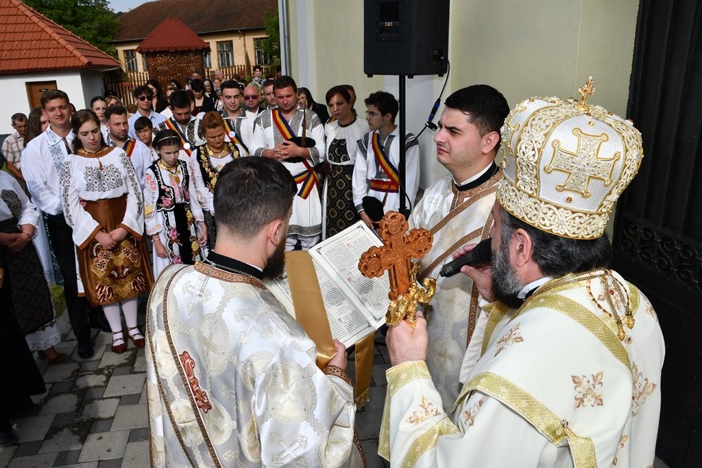 Au fost binecuvântate lucrările de renovare a Bisericii „Sfinţii Apostoli”-Câlnic din Reşiţa 260568