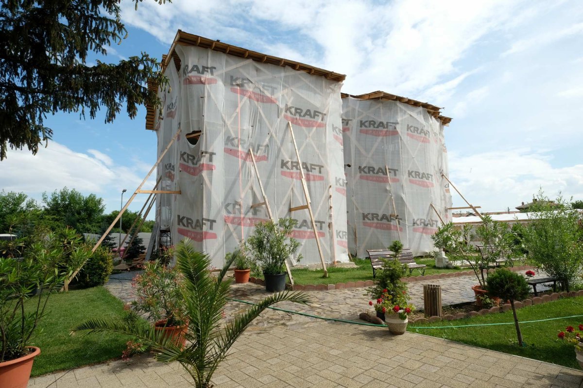 Parohia în care bătrânii trăiesc în vecinătatea misterului 260686