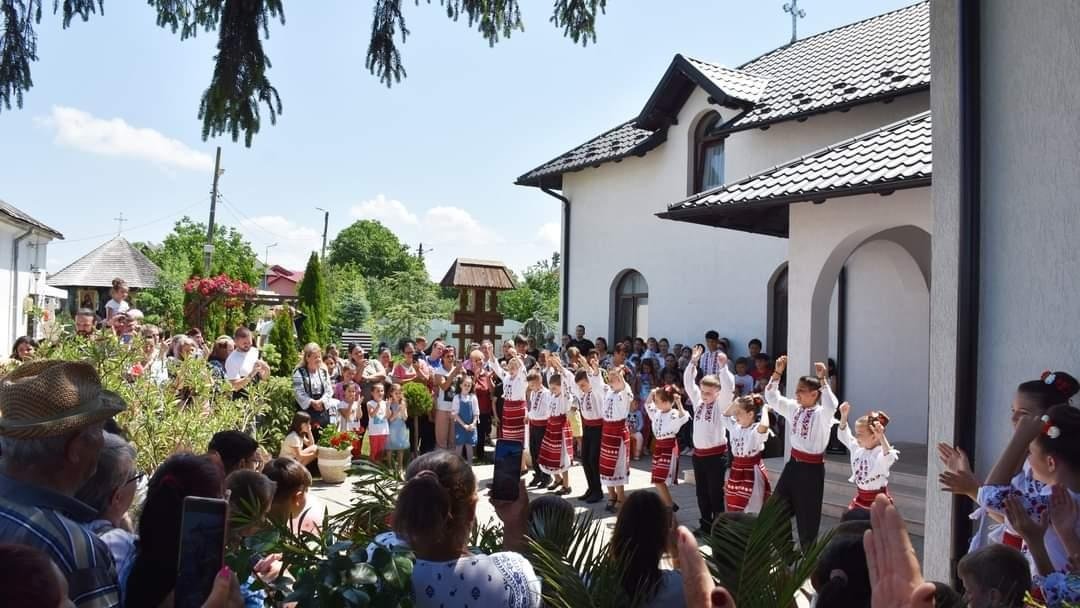 Parohia în care bătrânii trăiesc în vecinătatea misterului 260690