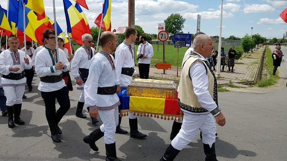 Parohia în care bătrânii trăiesc în vecinătatea misterului 260694