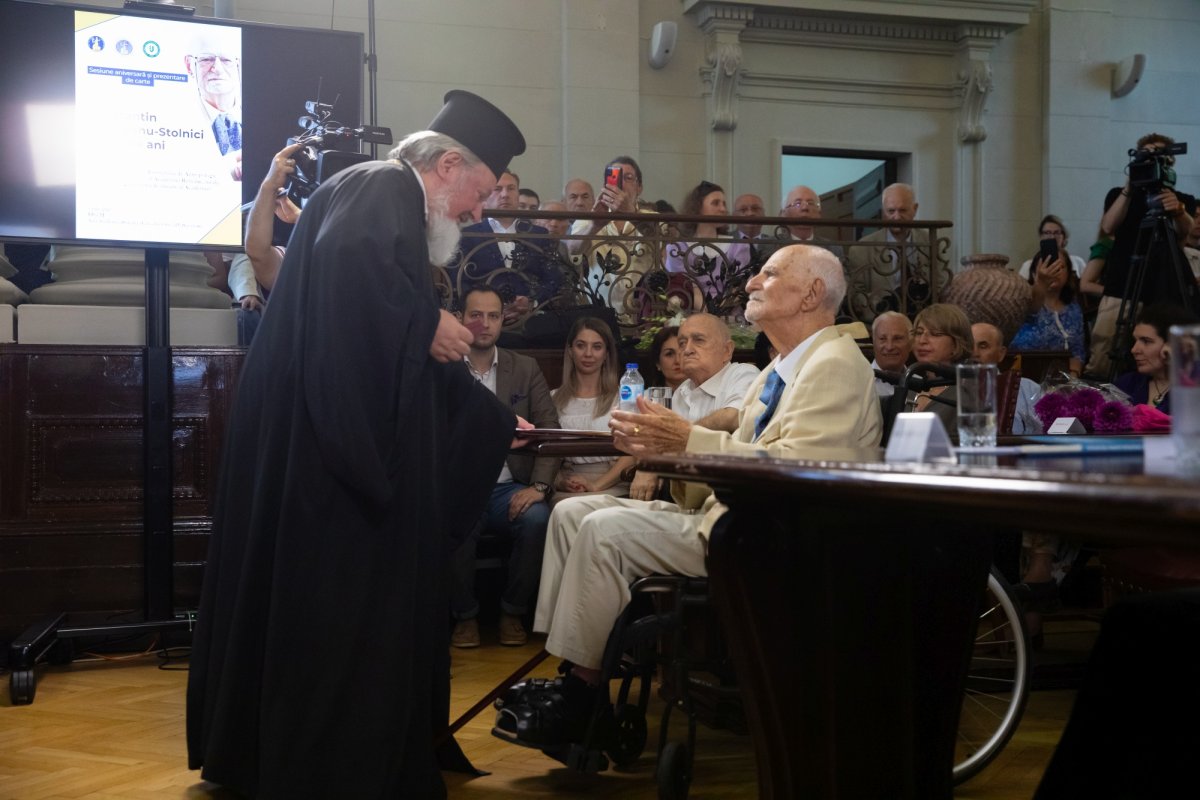 Sesiune aniversară la centenarul academicianului Constantin Bălăceanu-Stolnici 260776