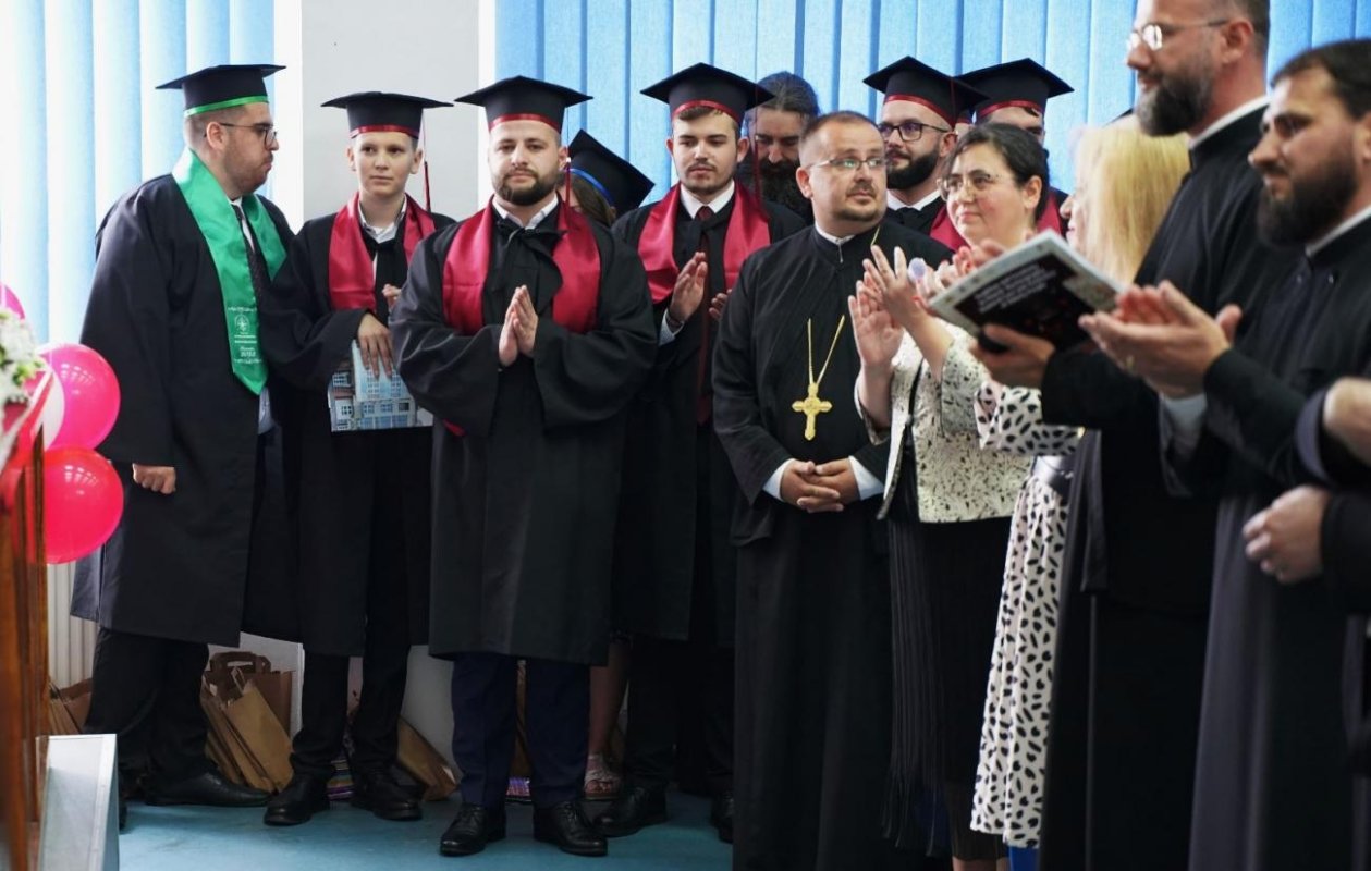 Festivitatea de absolvire la Facultatea de Teologie Ortodoxă din Alba Iulia 260877