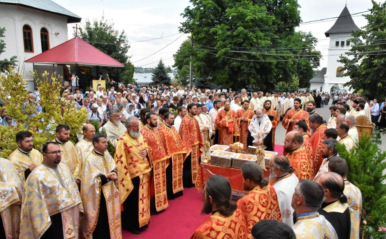 Sărbătorirea Sfintei Mucenițe Chiriachi la Huși 260938