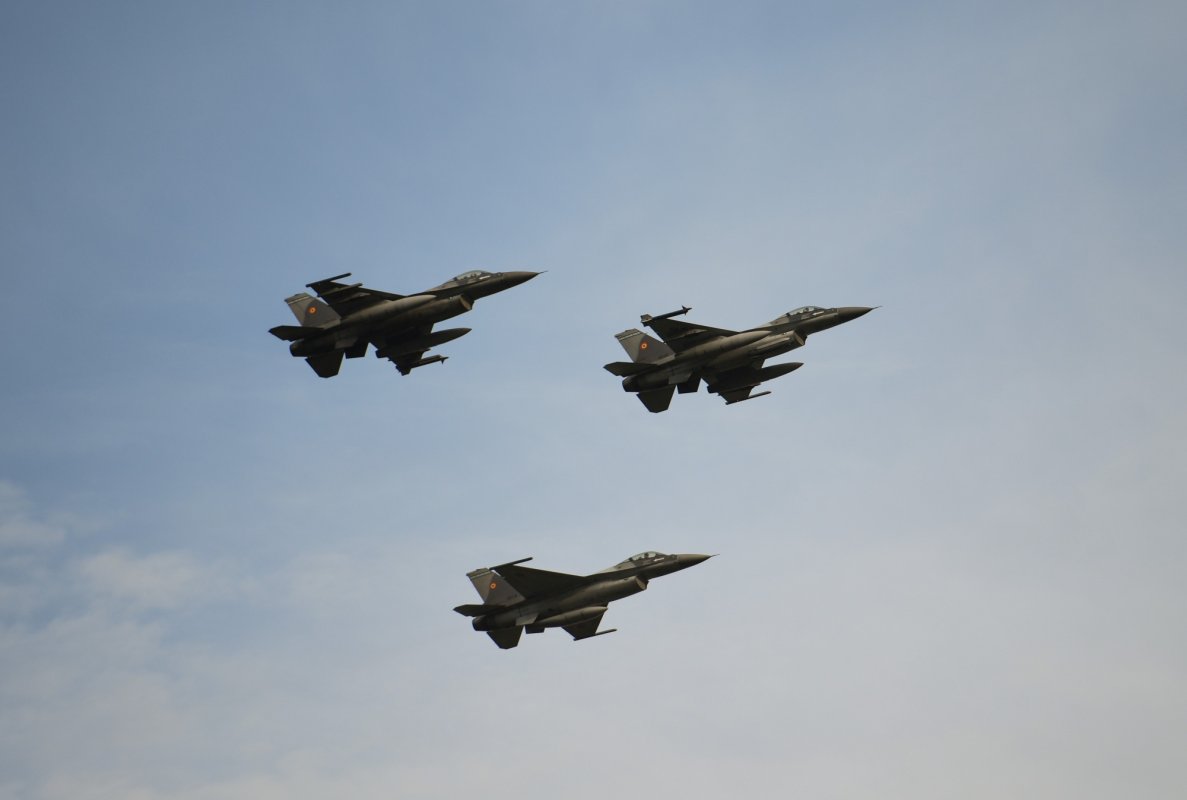 Bază de instruire a piloților de F16 în România  261000