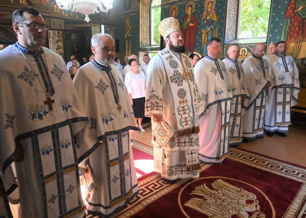 Binecuvântarea capelei mortuare din parohia sălăjeană Cristolțel  261041