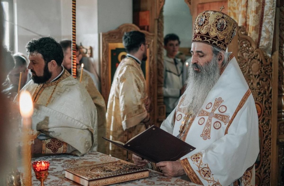 Biserica din localitatea ieșeană Vama a primit veșmântul harului 261133