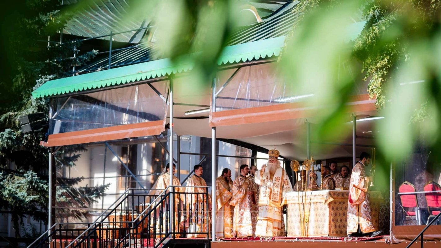 Duminica a 5-a după Rusalii la Catedrala Arhiepiscopală din Suceava 261135