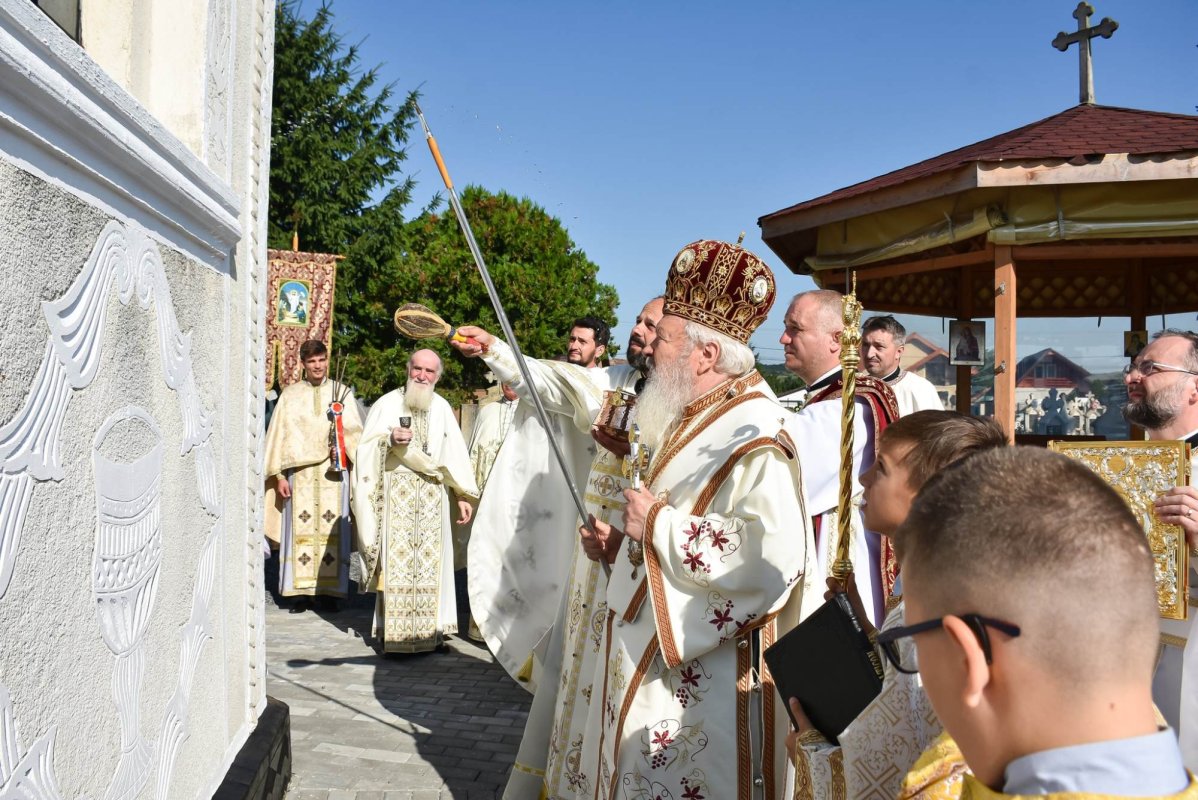 Resfințirea bisericii clujene din Jucu de Mijloc  261017