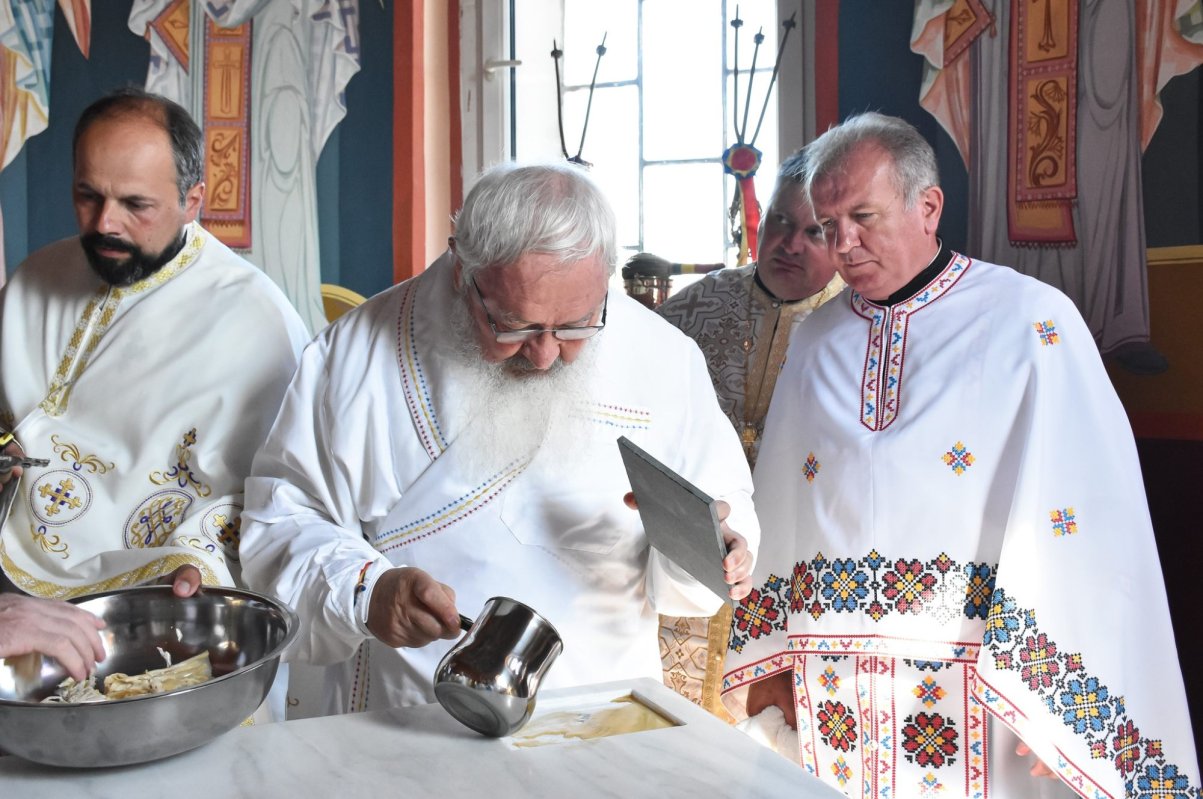 Resfințirea bisericii clujene din Jucu de Mijloc  261018