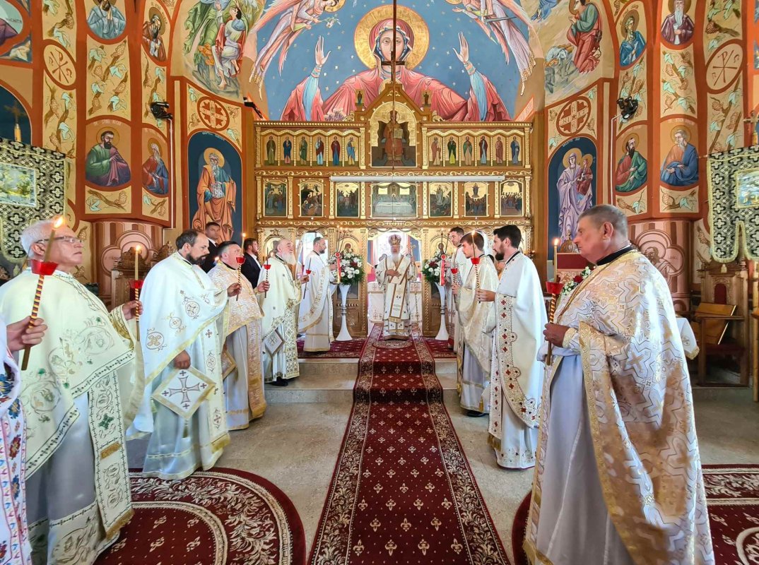 Resfințirea bisericii clujene din Jucu de Mijloc  261023