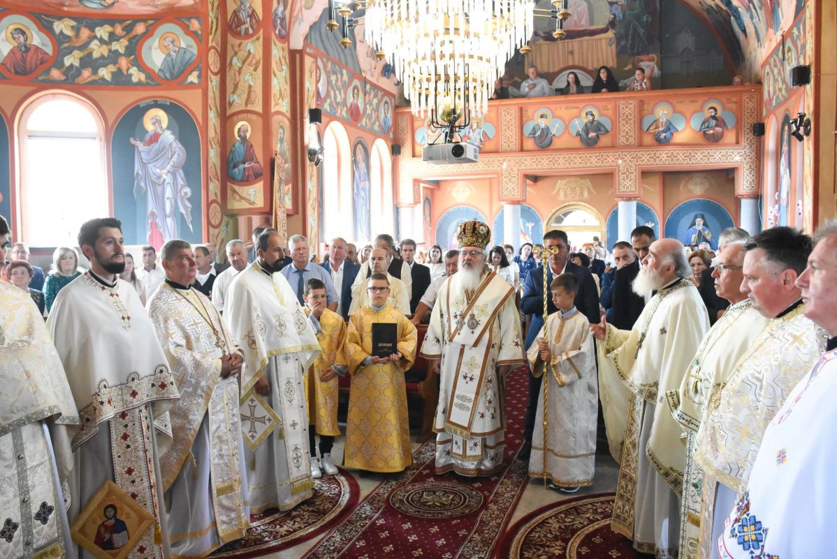 Resfințirea bisericii clujene din Jucu de Mijloc  261024