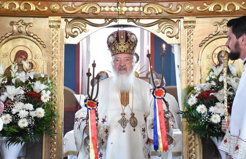 Resfințirea bisericii clujene din Jucu de Mijloc  261025