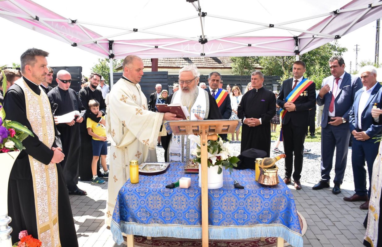 Resfințirea bisericii clujene din Jucu de Mijloc  261029