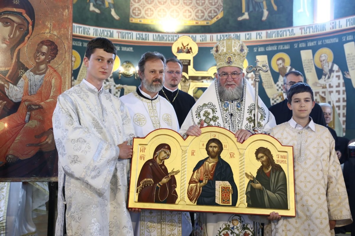 Sărbătoare în Parohia „Înălţarea Domnului” din Târgu Lăpuş 261036