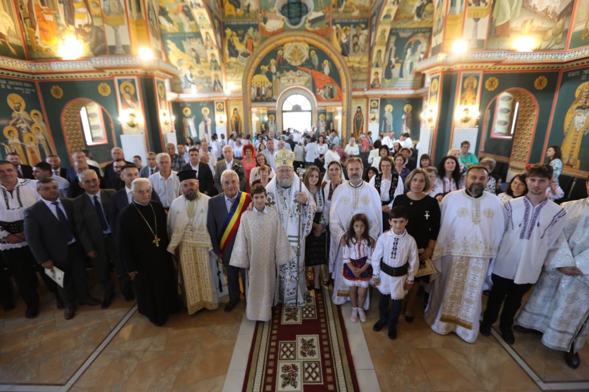 Sărbătoare în Parohia „Înălţarea Domnului” din Târgu Lăpuş 261037