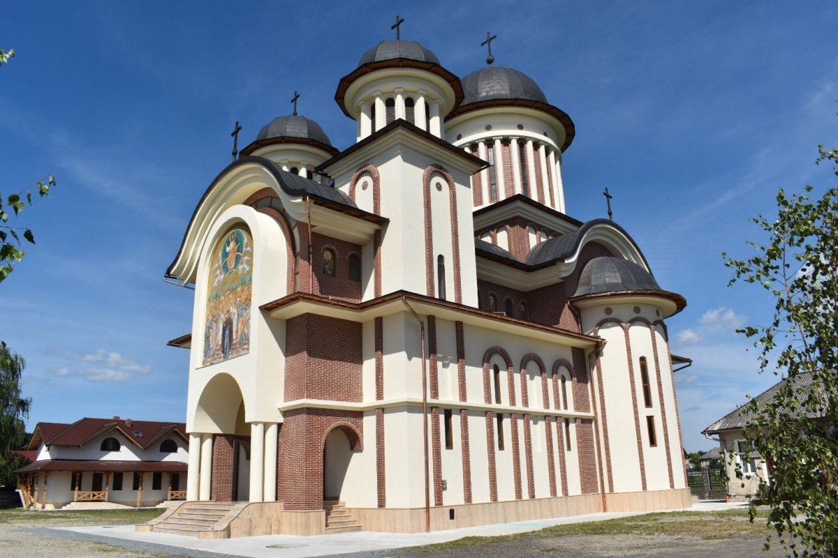 Sărbătoare în Parohia „Înălţarea Domnului” din Târgu Lăpuş 261038