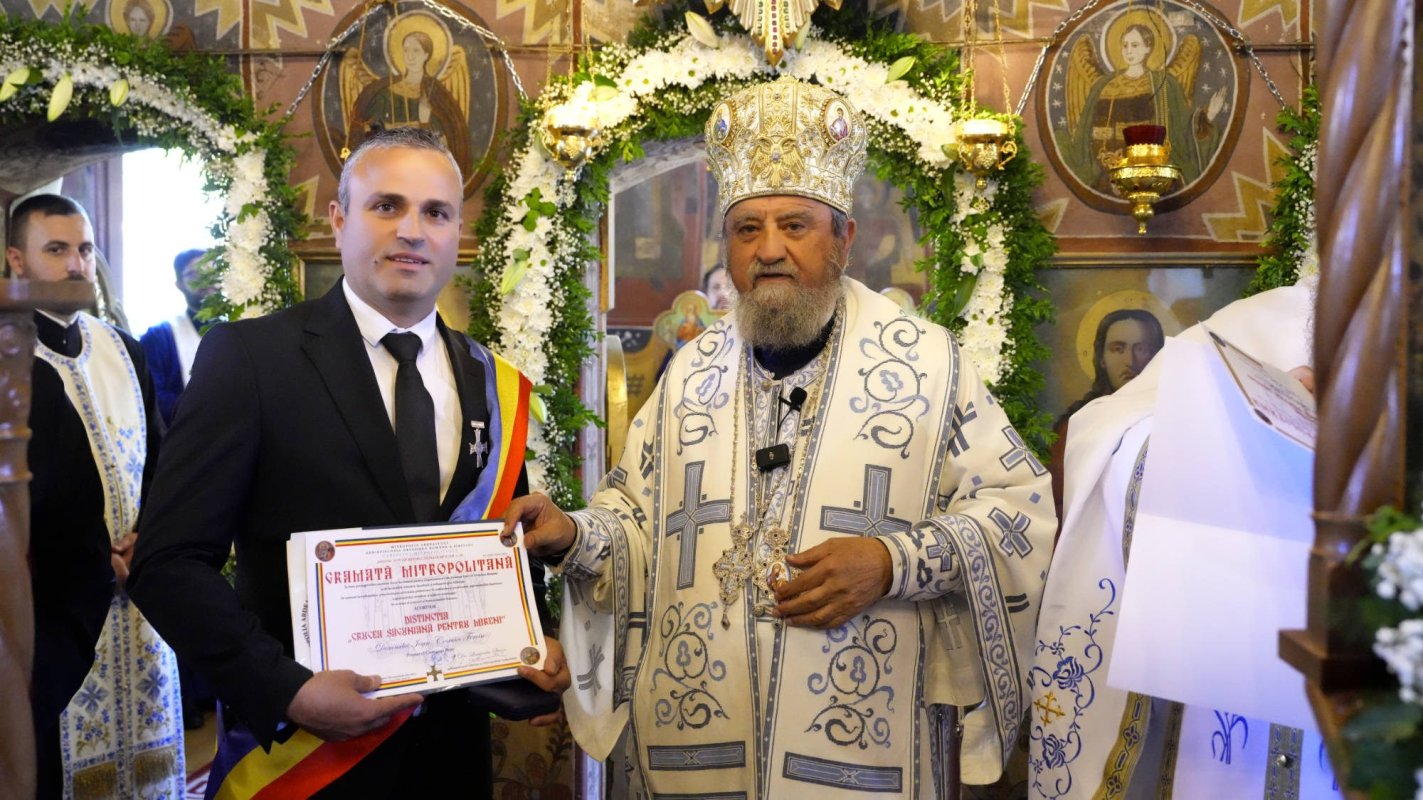 Binecuvântare și înnoire în comunitatea brașoveană din Bran-Poartă 261273