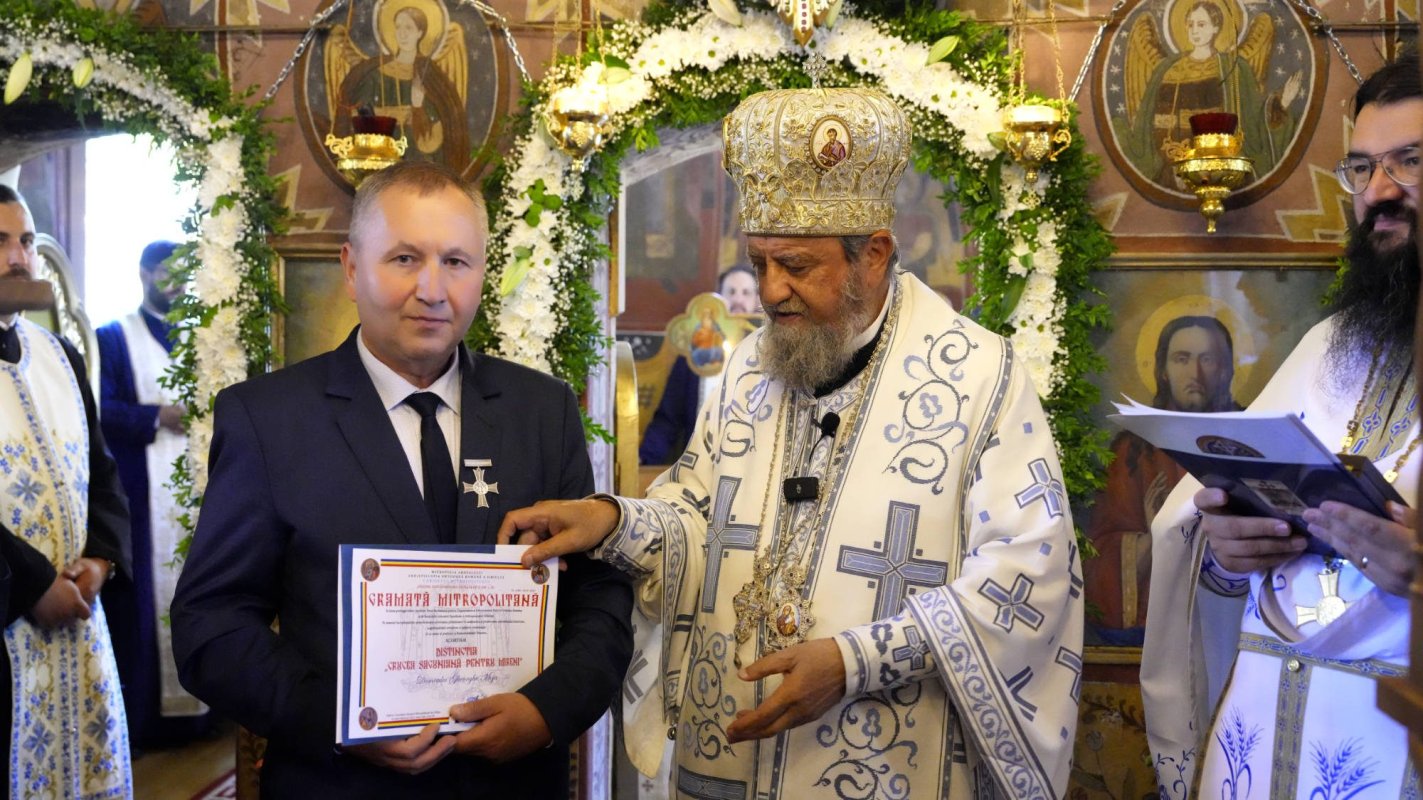 Binecuvântare și înnoire în comunitatea brașoveană din Bran-Poartă 261274