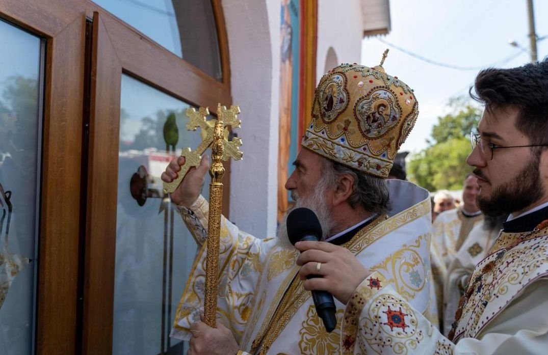 Resfințirea unor lăcașuri de rugăciune din județul Bacău 261429